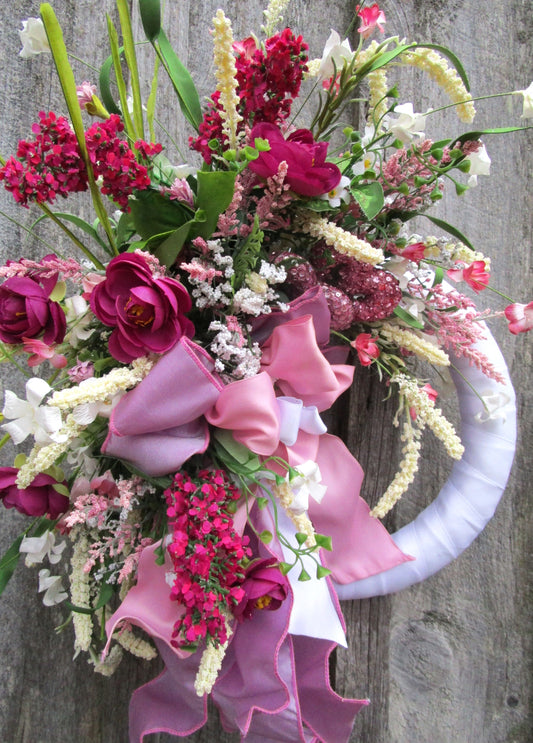 Victorian Valentine's Day Wall Bouquet