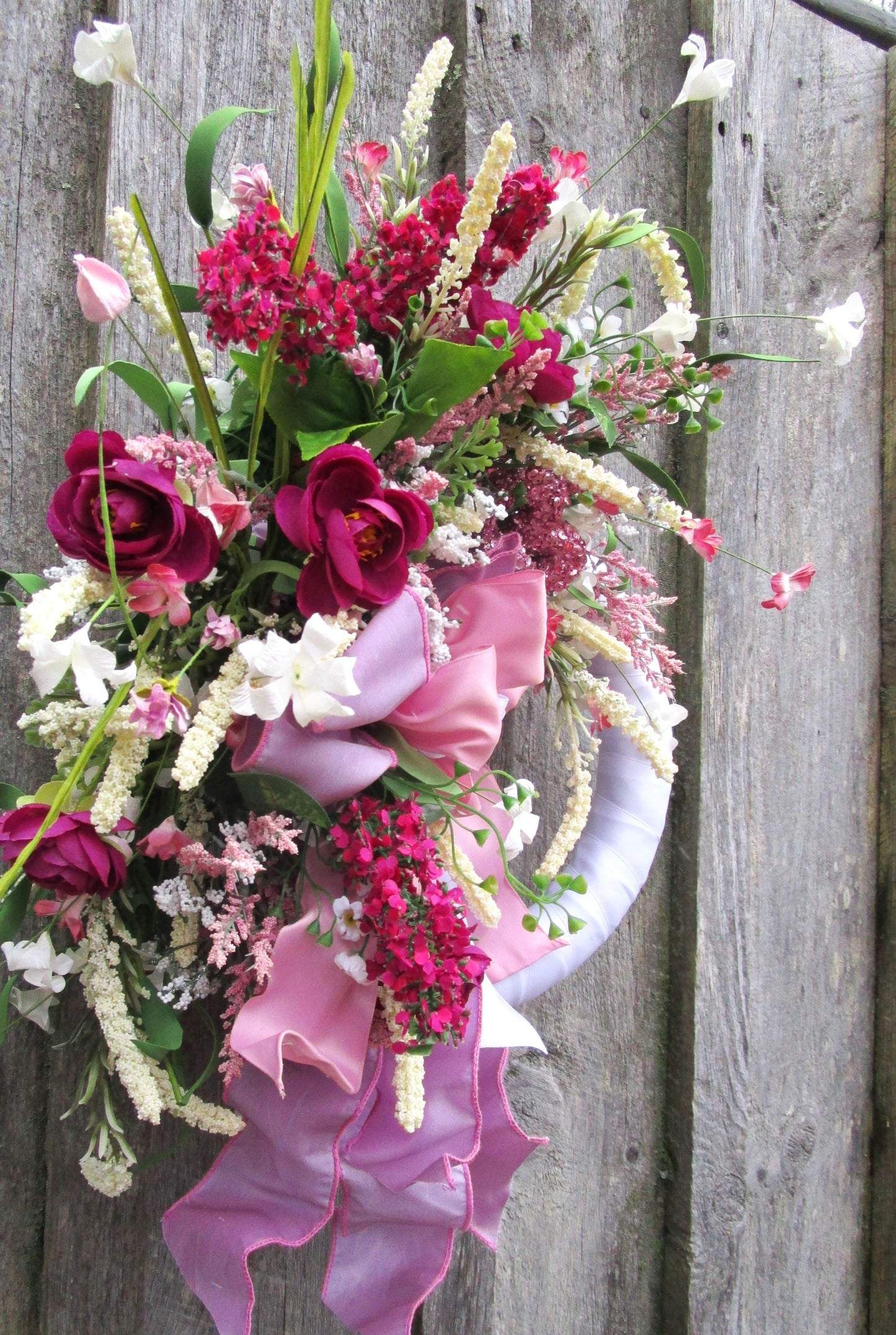 Victorian Valentine's Day Wall Bouquet
