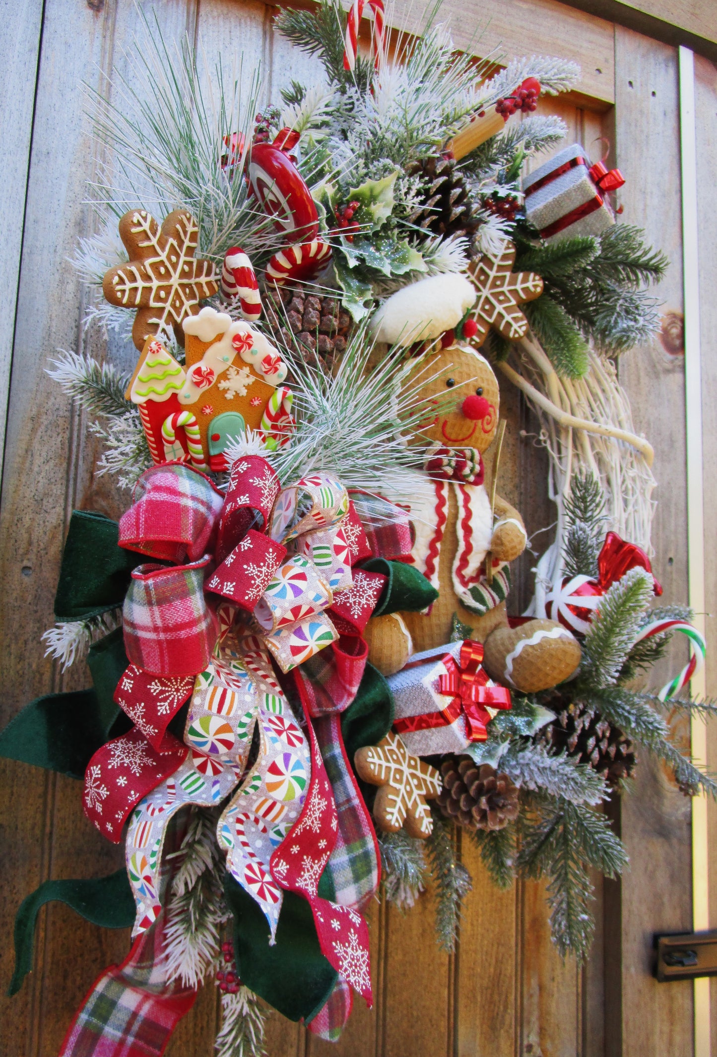 Gingerbread Man Holiday Wreath