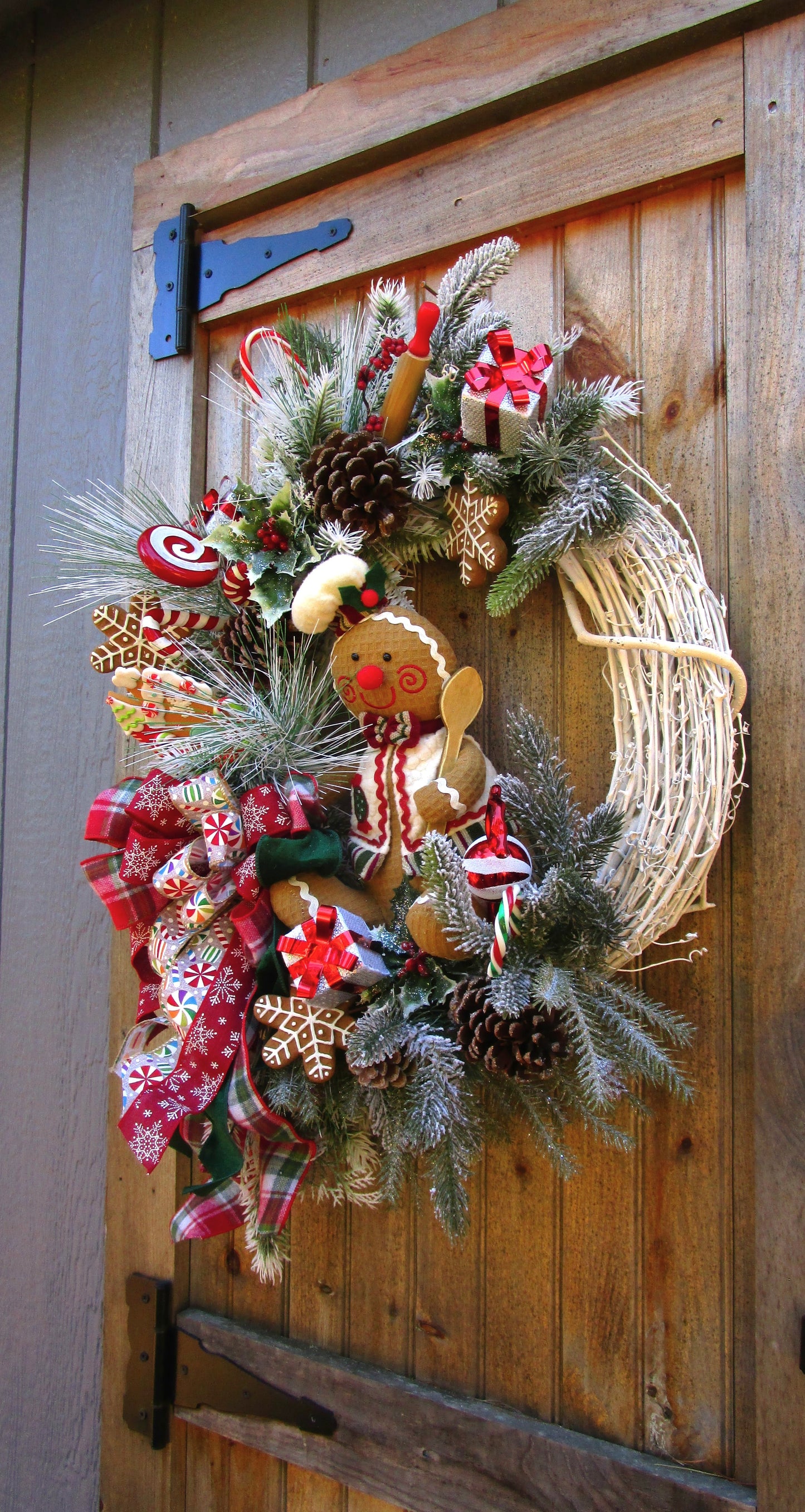 Gingerbread Man Holiday Wreath