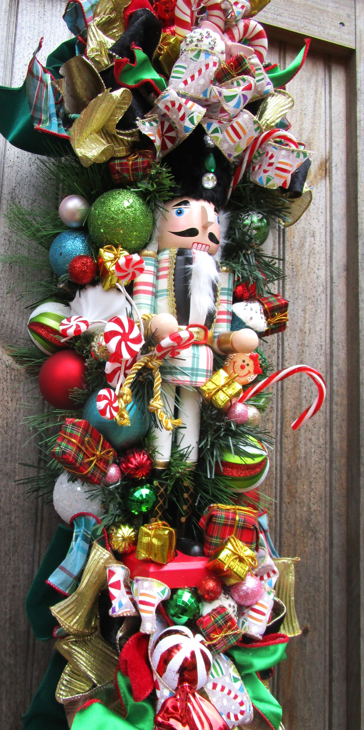 Newport Holiday Nutcracker Swag