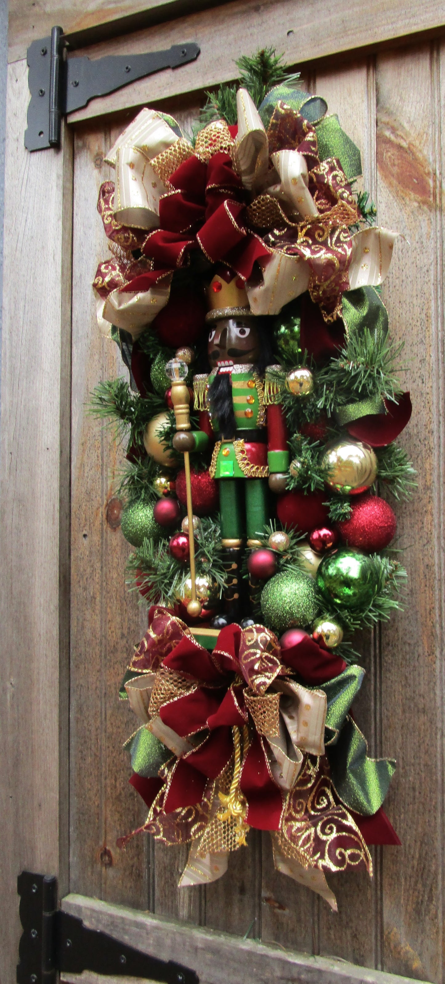 Grand Holiday Nutcracker Swag